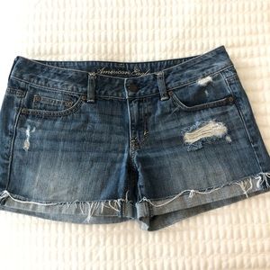 AEO Jean shorts light wash size 6